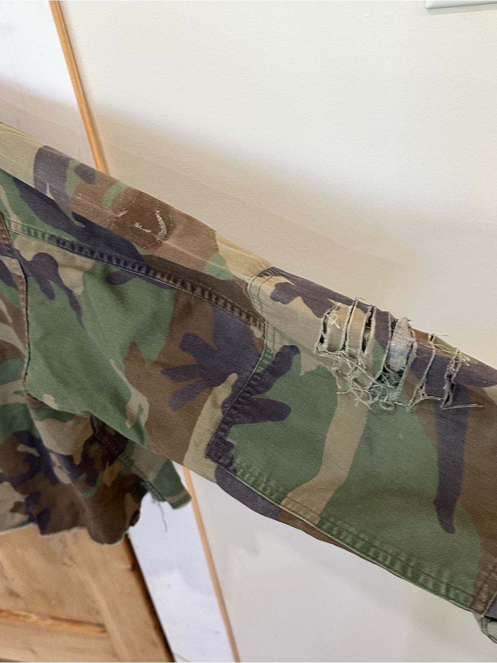 Cropped Distressed Camo Military Jacket - Green/Brown - Picture 5 of 9